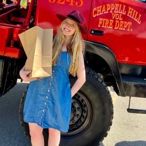 Meet your Posher, Elizabeth